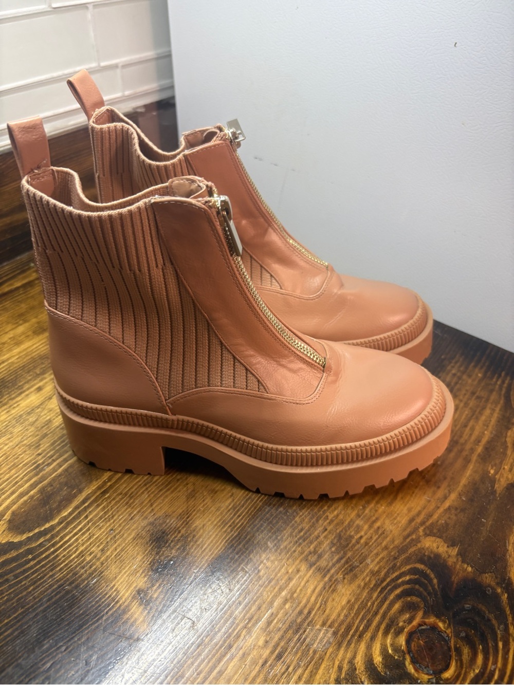 BCBGeneration Montana Tan‎ Ankle Boots Size 6.5